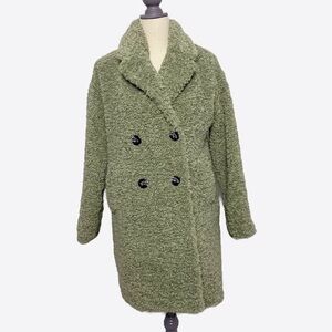 Stradivarius Women’s Double Breasted Teddy Coat Moss Green Size Small EUC